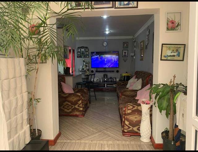 3 BEDROOM HOUSE FOR SALE IN WESTRIDGE